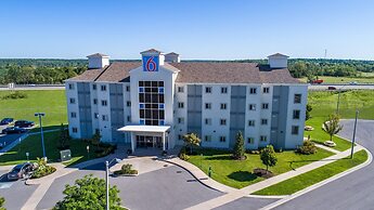 Motel 6 Kingston, ON