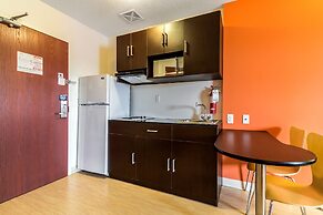Motel 6 Kingston, ON