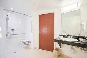 Motel 6 Kingston, ON