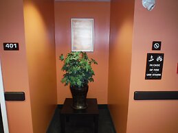 Motel 6 Kingston, ON