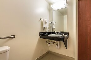 Motel 6 Kingston, ON