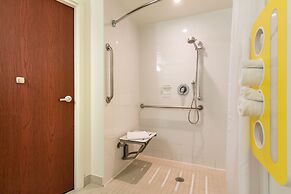 Motel 6 Kingston, ON