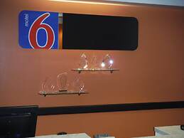 Motel 6 Kingston, ON