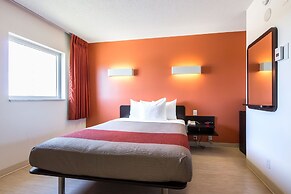 Motel 6 Kingston, ON