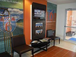 Motel 6 Kingston, ON