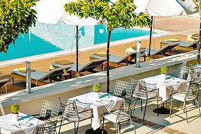 Atrium Hotel