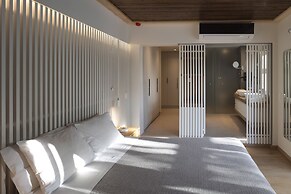 Atrium Hotel