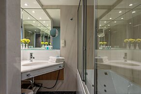 Kyma Suites Beach Hotel
