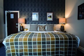 Toll House Inn