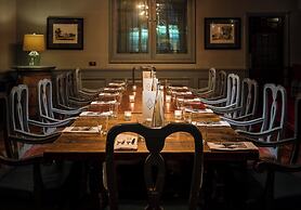 Toll House Inn