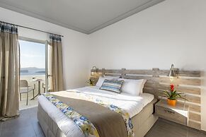 Caldera's Dolphin Suites
