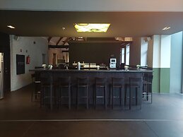 D-Hotel