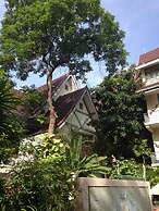 Ariyasomvilla