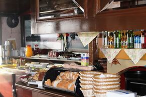 Ararat Hotel