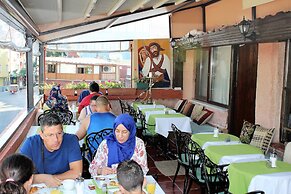 Ararat Hotel