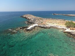 Kavos Hotel