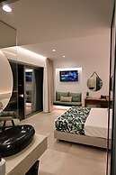 Kavos Hotel