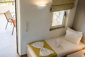 Kavos Hotel