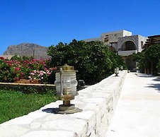 Kavos Hotel