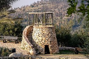 Logos hotel in Yad Hashmona