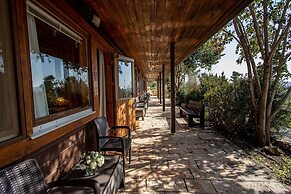 Logos hotel in Yad Hashmona