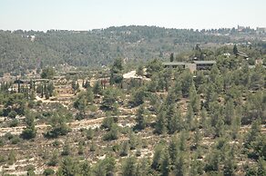 Logos hotel in Yad Hashmona