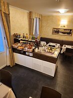Hotel Millennium