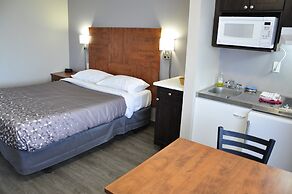 Moonlight Inn and Suites