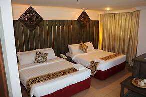 Eagle Bay Hotel