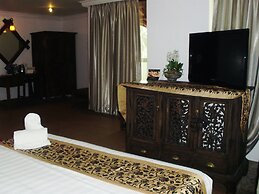 Eagle Bay Hotel