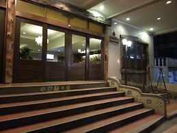 Eagle Bay Hotel