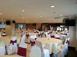 Eagle Bay Hotel