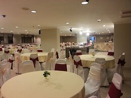 Eagle Bay Hotel