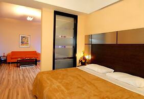 Suite Hotel Chrome