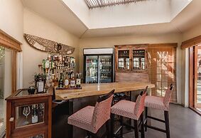 Singa Lodge - Lion Roars Hotels & Lodge