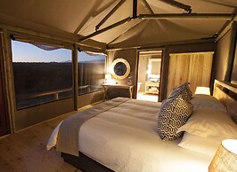 Hlosi Game Lodge - Amakhala Game Reserve