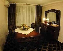 Mir Hotel In Rovno