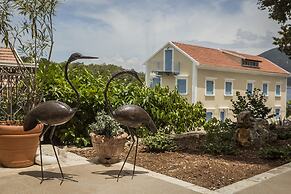 Faros Suites - Adults Only