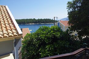 Faros Suites - Adults Only