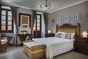 Faros Suites - Adults Only