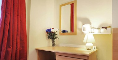 Elmwood Hotel