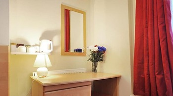 Elmwood Hotel