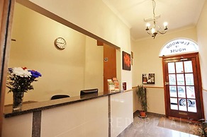 Elmwood Hotel