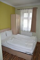 Akira Bed & Breakfast
