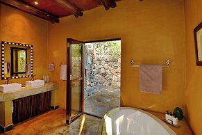 Motswiri Private Safari Lodge