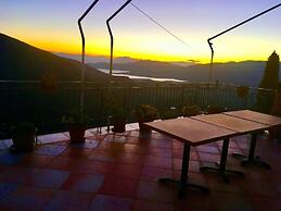 Aiolos Hotel