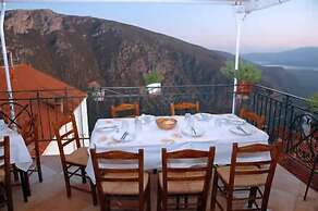 Aiolos Hotel