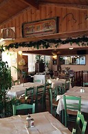Aiolos Hotel
