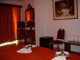 Aiolos Hotel