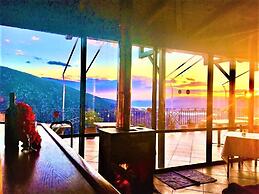 Aiolos Hotel
